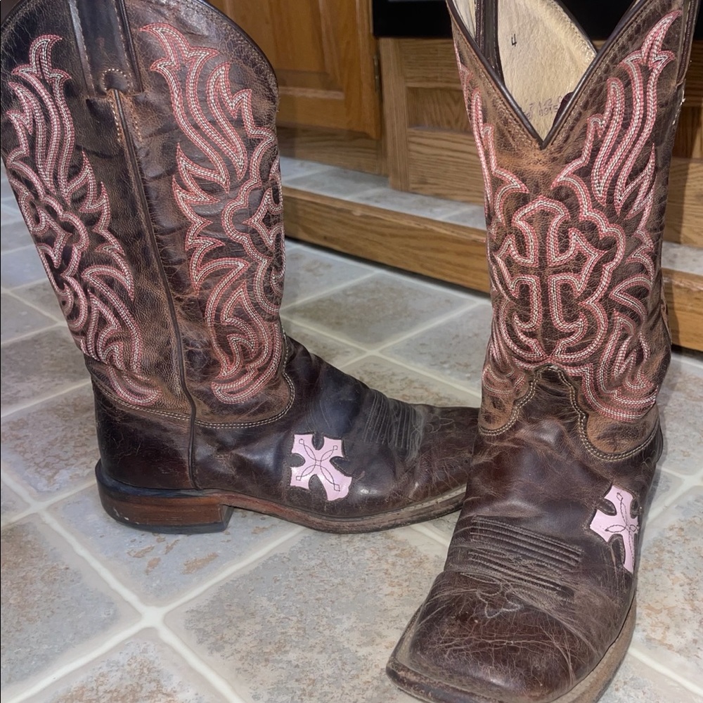 Tony lama wide square cowboy boots